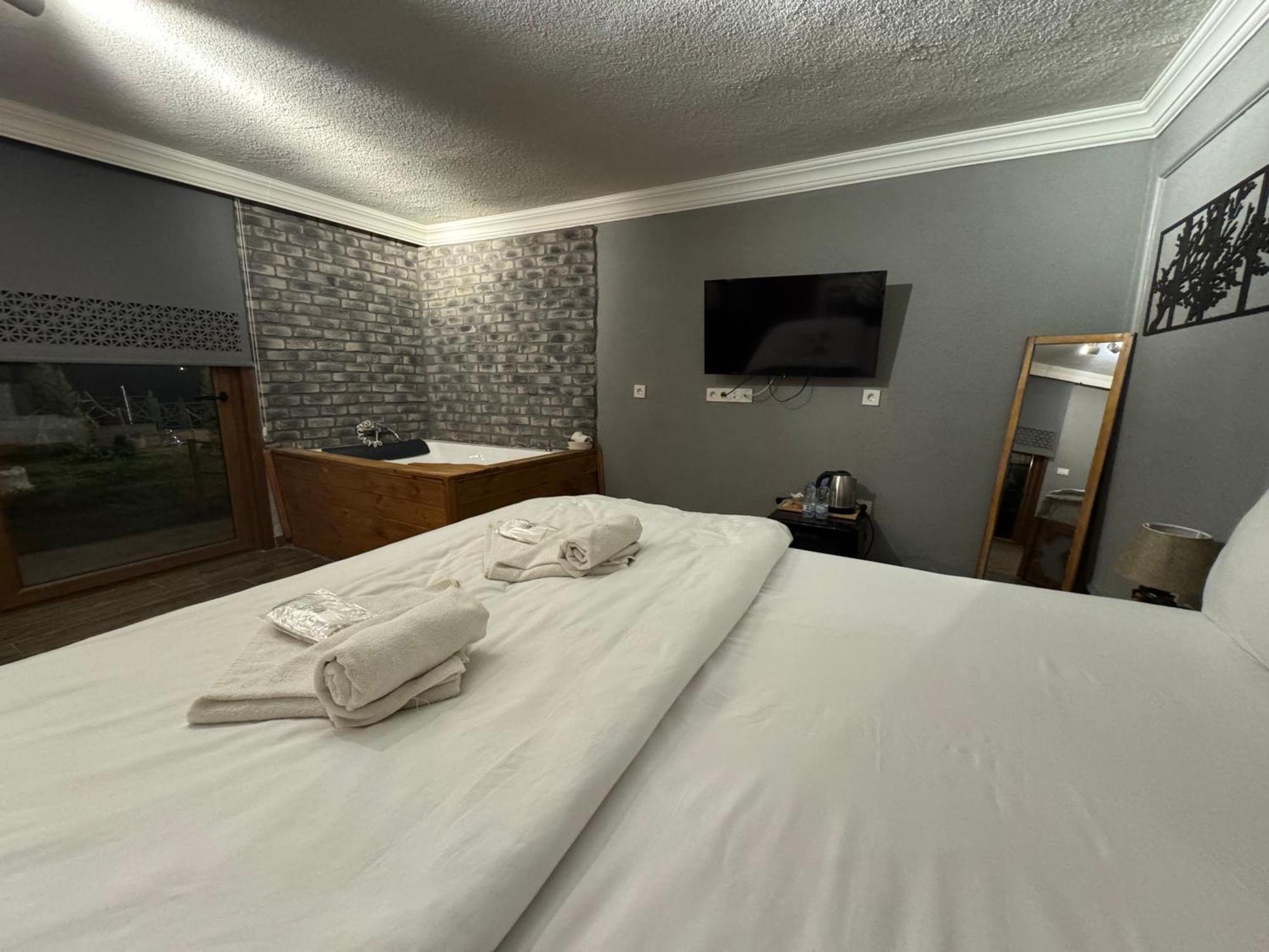 Tas Mahall Luxury Hotel Ağva Zewnętrze zdjęcie